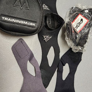 런닝 트레이닝 마스크 팝니다~ 2번 사용후 변심으로 팝니다