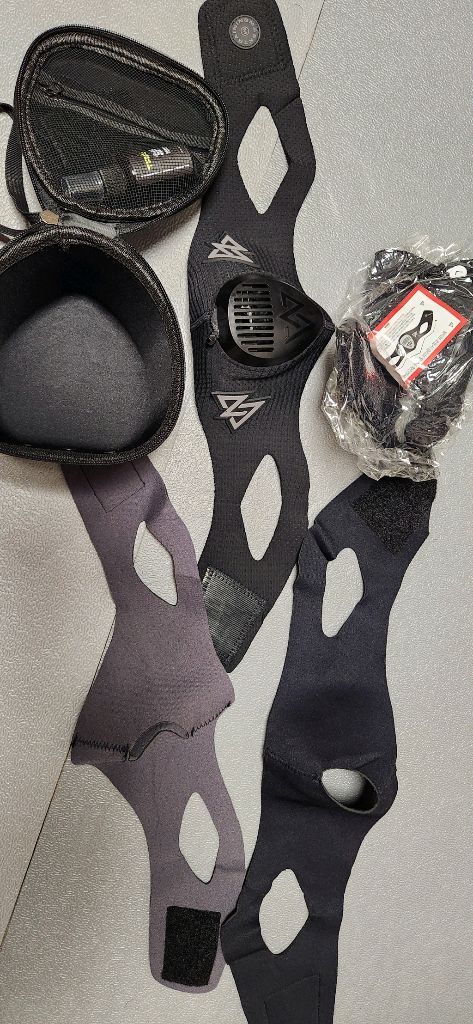 런닝 트레이닝 마스크 팝니다~ 2번 사용후 변심으로 팝니다--1