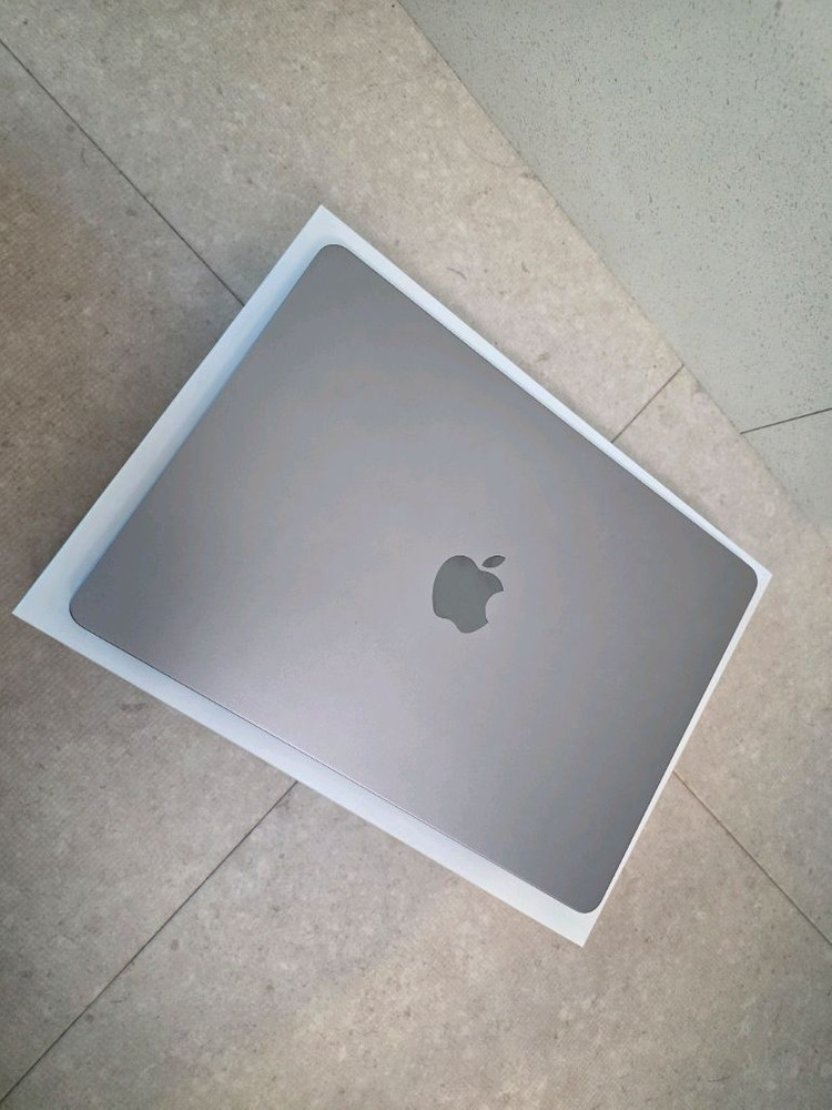 맥북 에어 M2 13.6 8g 256g 스그 풀박스--1