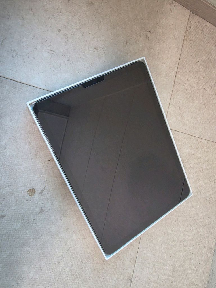 아이패드에어5 64g+ 펜슬2세대+키보드--1