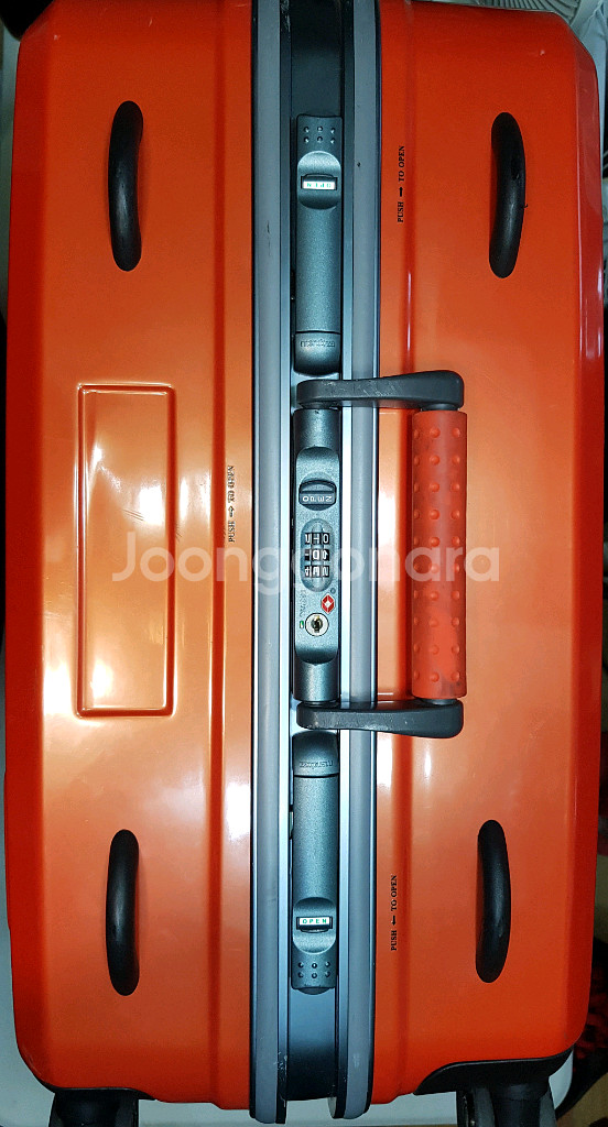 멘도자 펜저 22인치 캐리어--1