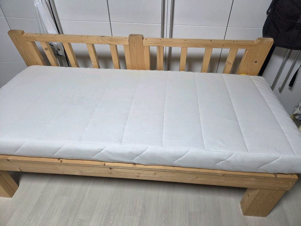 편백 원목침대 이미지