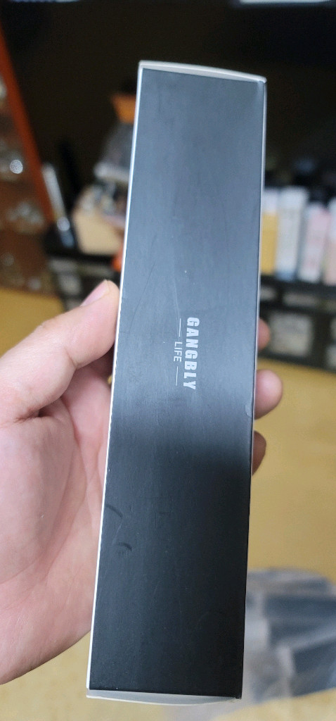 [미개봉/새상품] 강블리라이프 무선 블루투스 유트버 셀카봉 삼각대제품 설명:송년회때 모임 친구들 선물주고 사진에 있--1