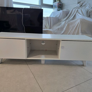 깔끔한 화이트 TV장