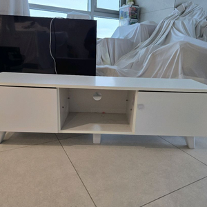 깔끔한 화이트 TV장