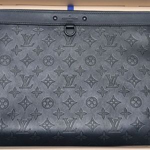 루이비통 디스커버리 클러치