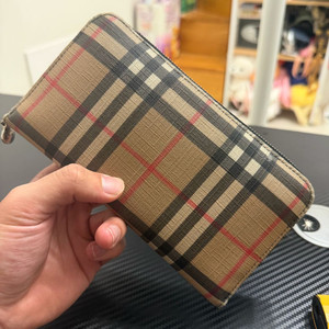 [새상품급,정품] 버버리 지퍼돌이 장지갑