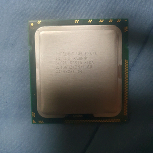 인텔 제온 E5606 CPU입니다