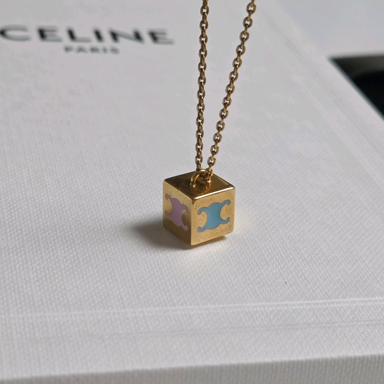 셀린느큐브 펜던트 목걸이--1