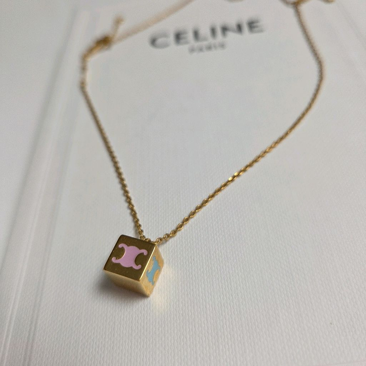 셀린느큐브 펜던트 목걸이--2