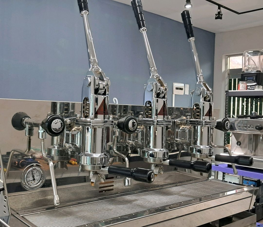 이쪼 발키리아 에스프레소 머신--1