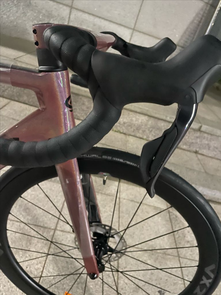 첼로 엘리엇 E8 새상품 소진시까지 소비자가 4,800,000 이미지