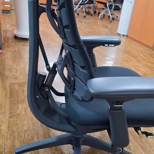 리버노보 옴니(LiberNovo Omni) 다이나믹 인체공학적 사무용 의자 허먼밀러 대응