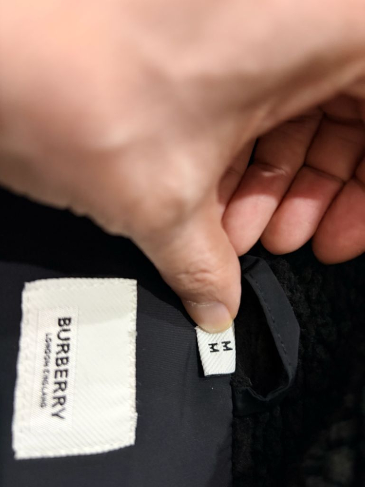 버버리 구스패딩--3