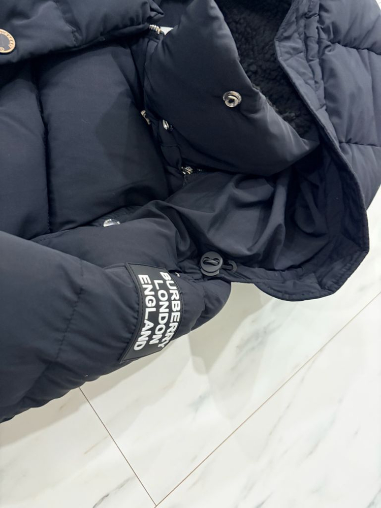 버버리 구스패딩--6