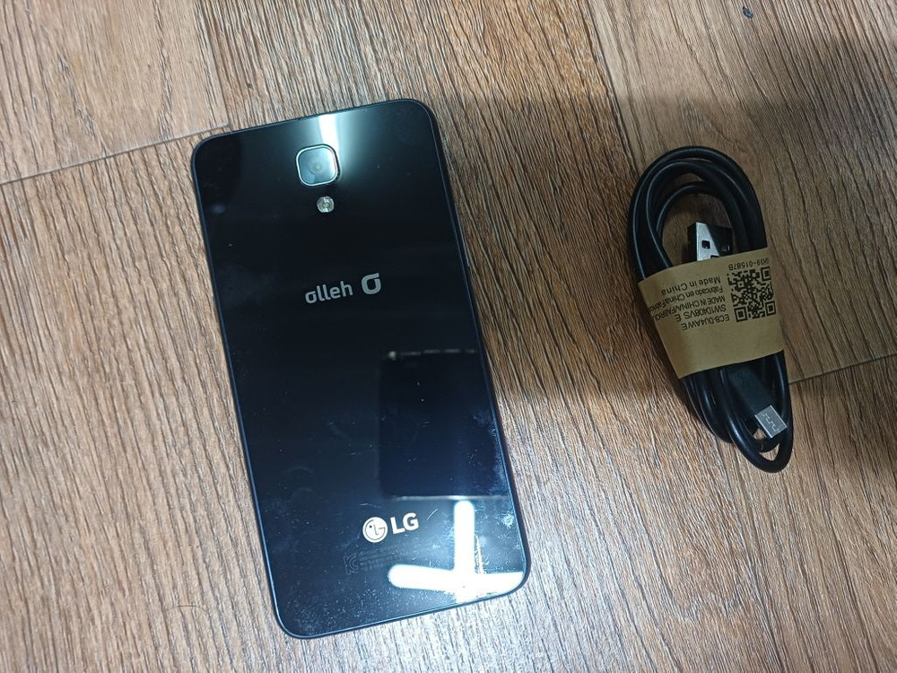 LG X screen 휴대폰 안드로이드6.0.1 충전케이블 포함--2