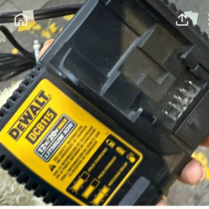 Dewalt 디월트 DCB115 배터리 충전기