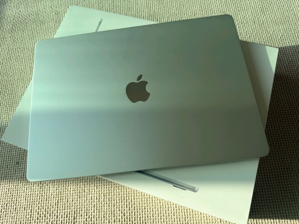 맥북 에어 15인치 M3 256G 이미지