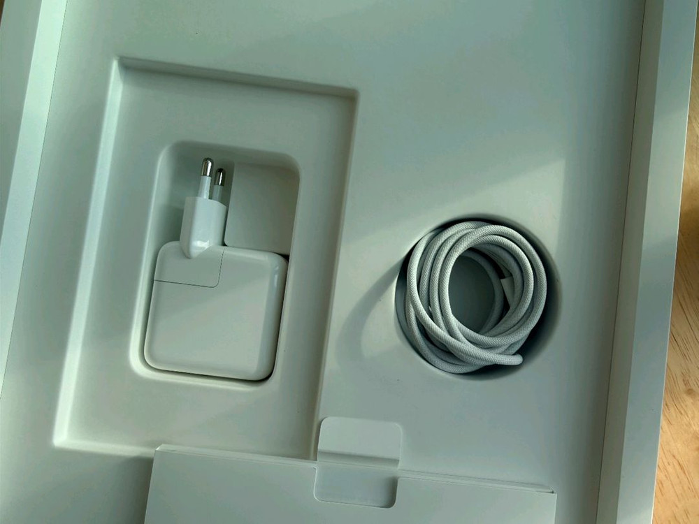 맥북 에어 15인치 M3 256G 이미지