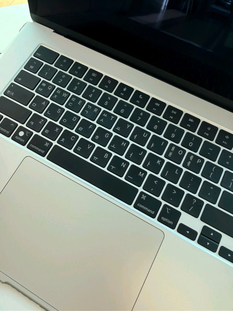 맥북 에어 15인치 M3 256G 이미지