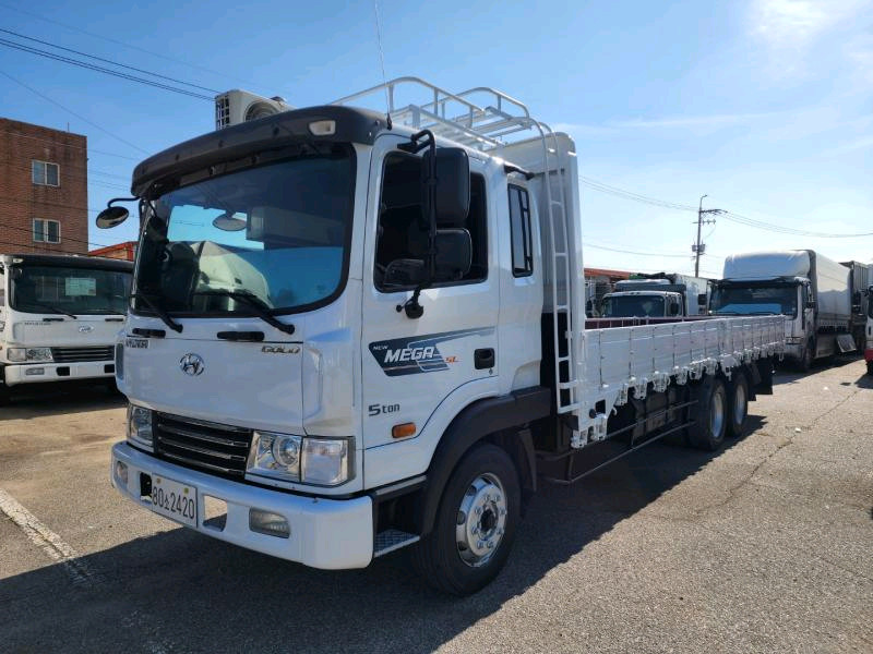 메가트럭 4.5톤 앞축 7.4카고 2015년--2