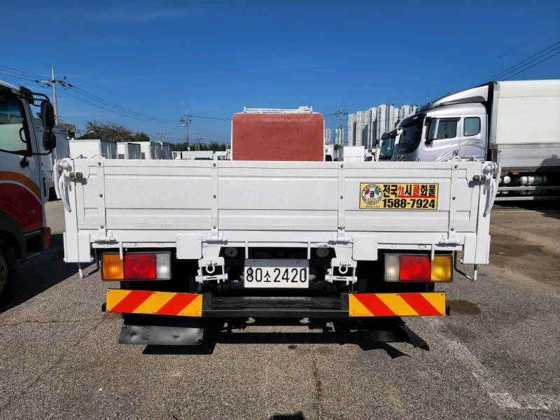 메가트럭 4.5톤 앞축 7.4카고 2015년--3