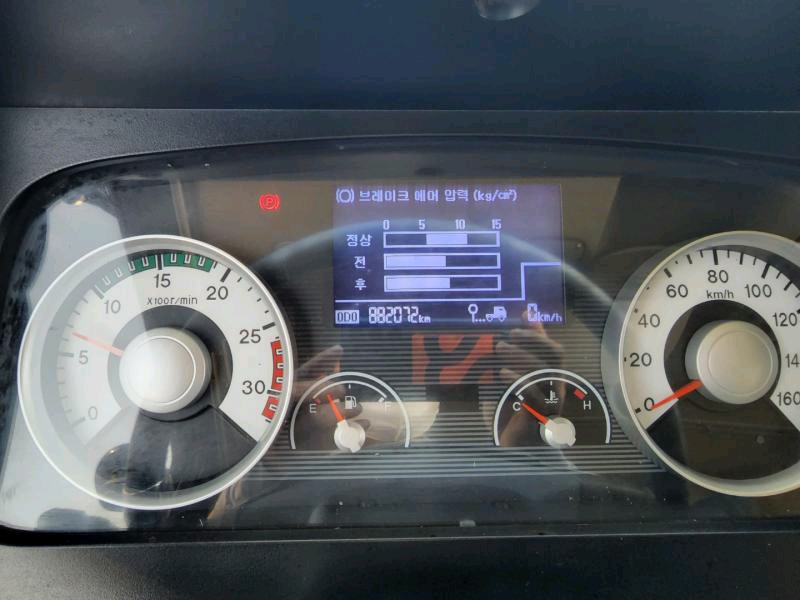 메가트럭 4.5톤 앞축 7.4카고 2015년--5