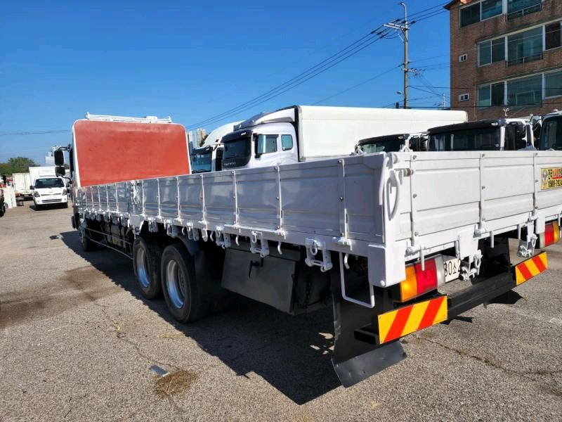 메가트럭 4.5톤 앞축 7.4카고 2015년--9