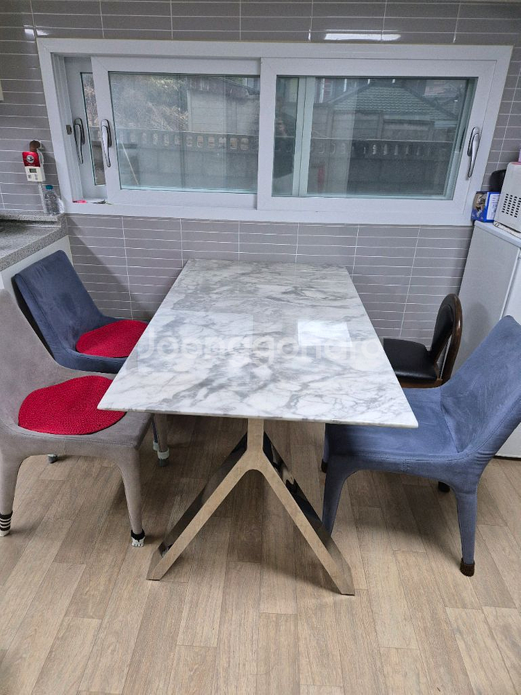 4인용 대리석 식탁+의자 세트 판매--3