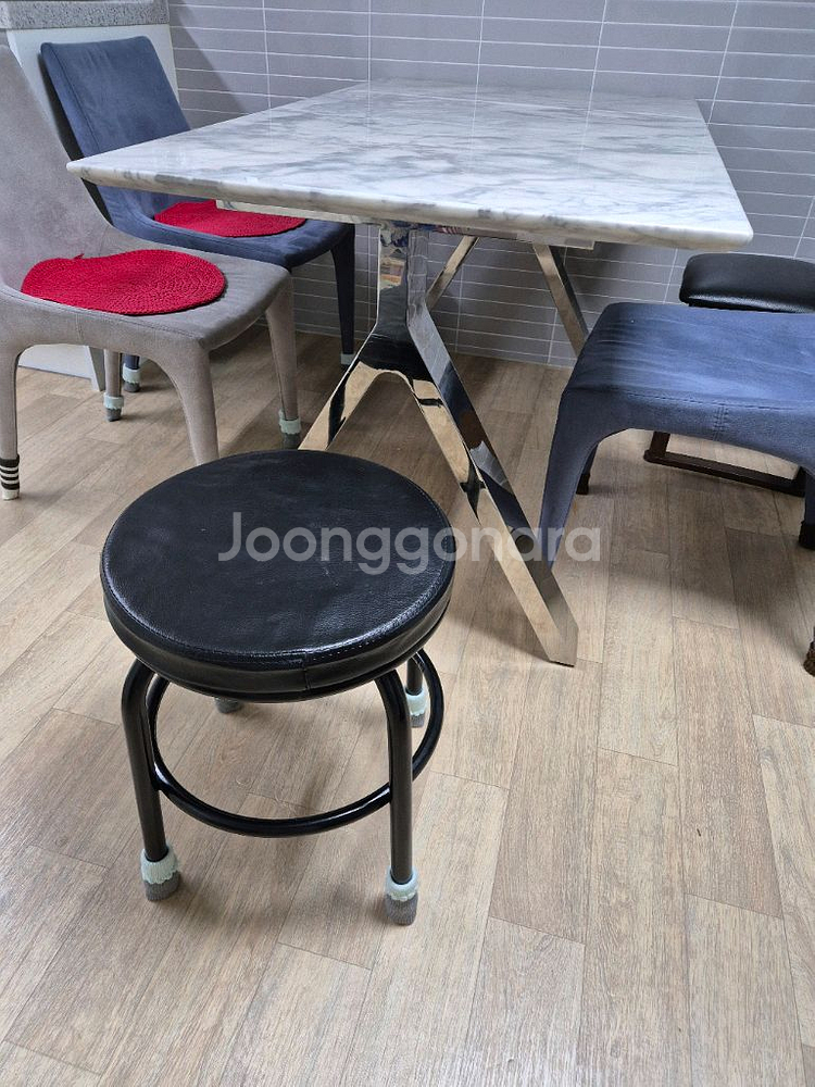 4인용 대리석 식탁+의자 세트 판매--4