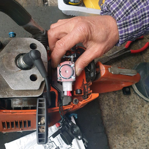 허스크바나 57cc 엔진톱 이미지