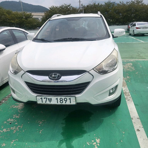 투싼 ix 2010년식 흰색