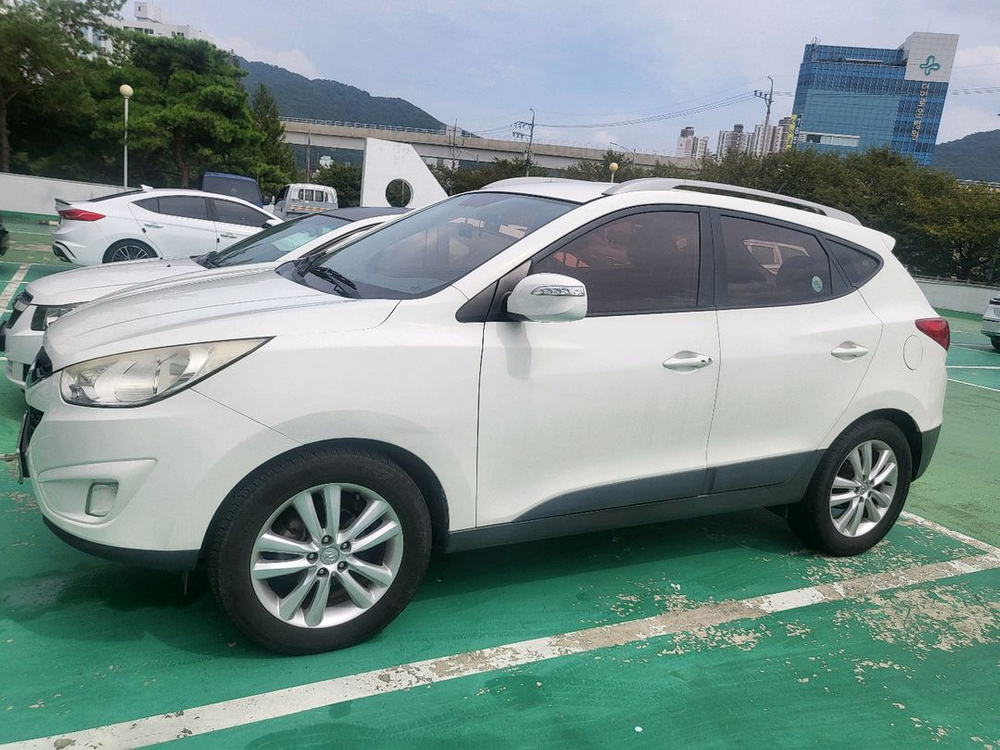 투싼 ix 2010년식 흰색--1