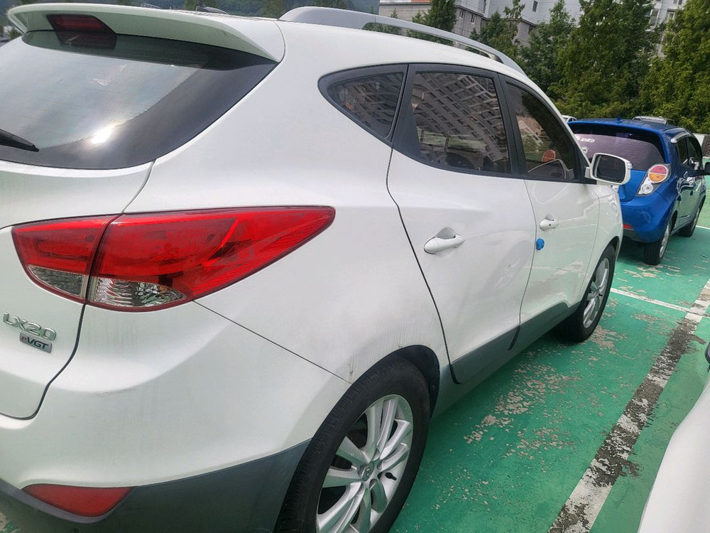 투싼 ix 2010년식 흰색--2