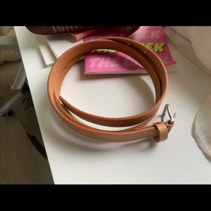 유니클로 u 내로우 벨트 네츄럴