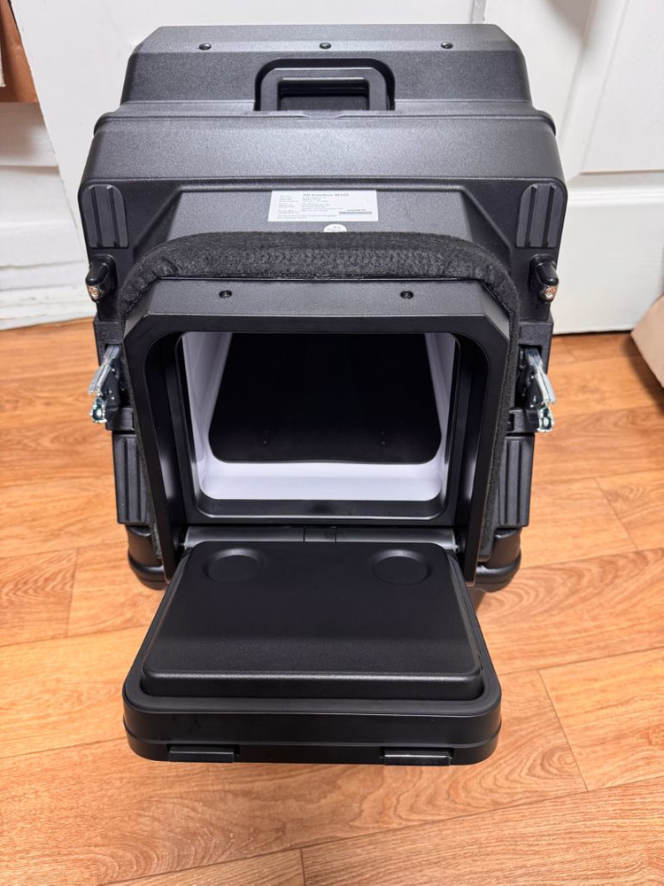 벤츠 정품 차량용 냉장고 이미지