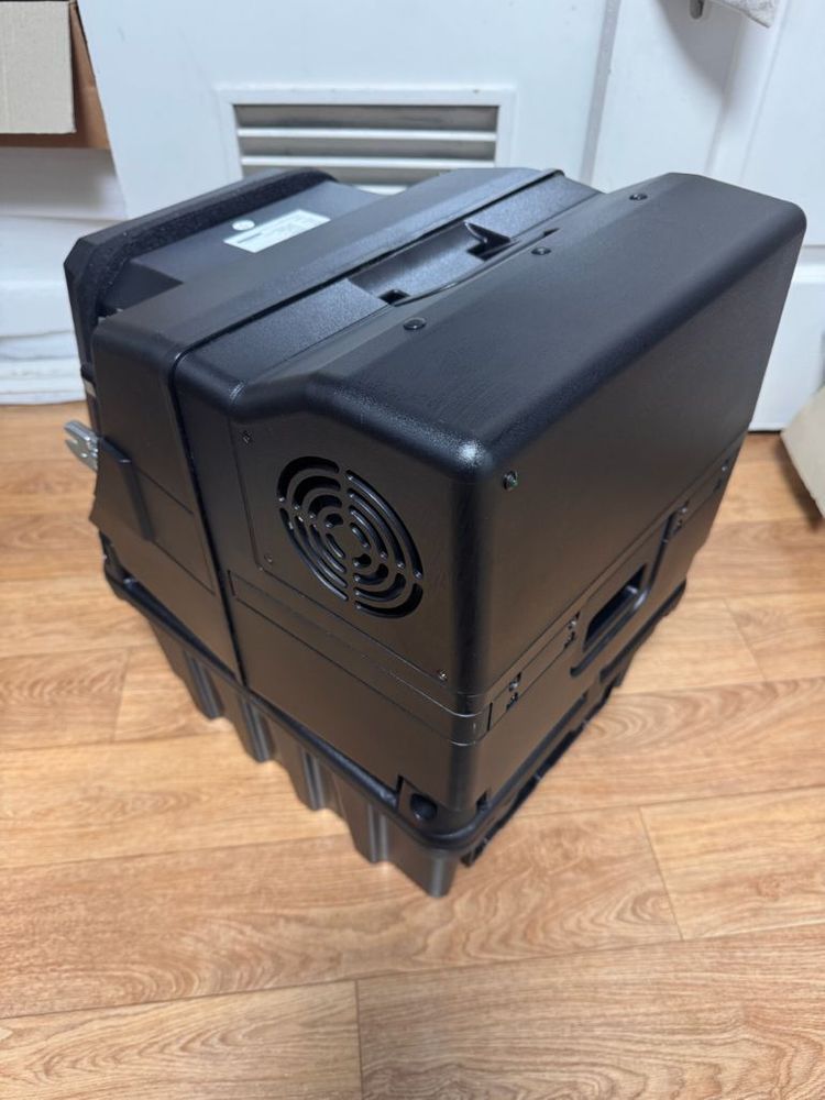 벤츠 정품 차량용 냉장고 이미지