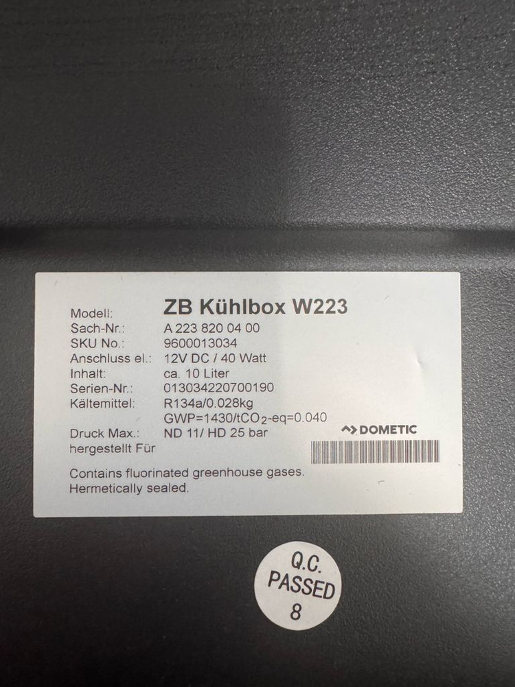 벤츠 정품 차량용 냉장고 이미지