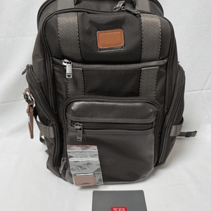 투미 알파 브라보 셰퍼드 디럭스 남성 브리프 백팩 (브라운)