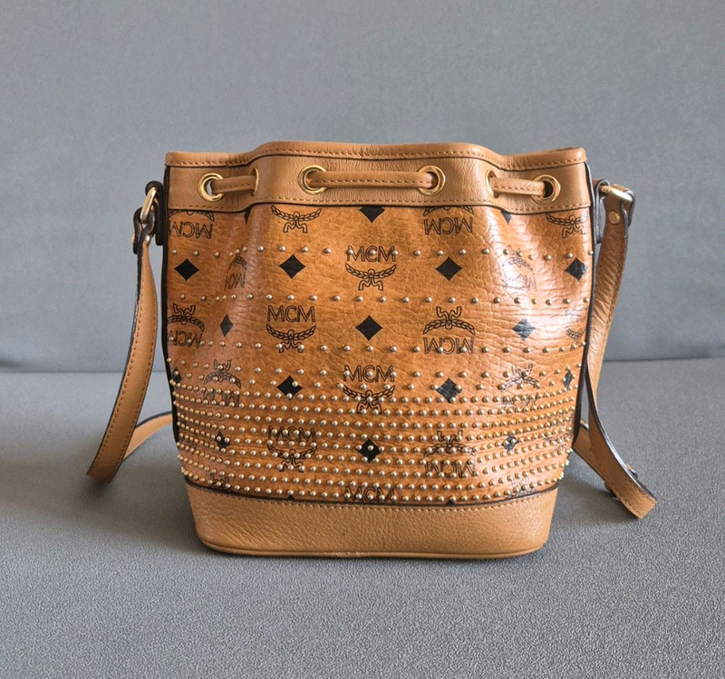 MCM 미니 드로우 스트링백 골드 비세토스 크로스백 숄더백--2