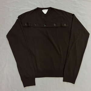 보테가 베네타 프런트 버튼 디테일 니트 브라운