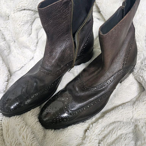 휴고보스 가죽 앵글 부츠 41사이즈