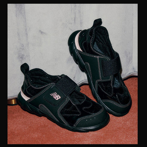 뉴발란스 프리들 벨벳 블랙 핑크 230사이즈 상태좋음