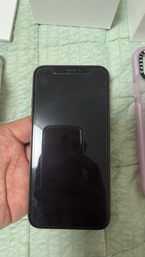 아이폰 xs 256 골드 s급 98% 배터리--1