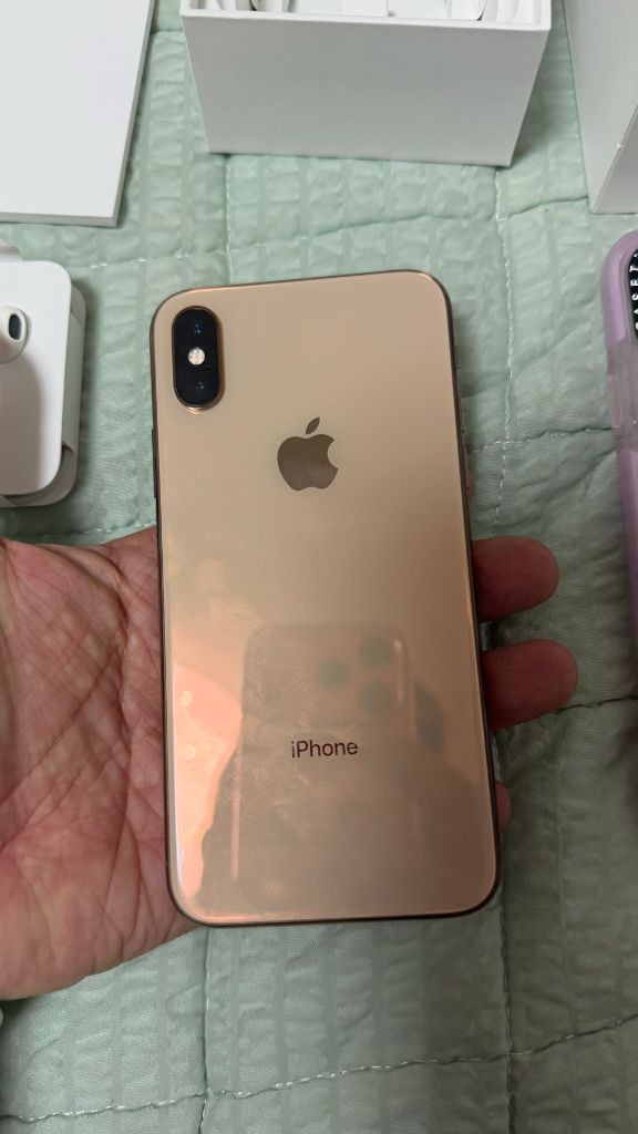 아이폰 xs 256 골드 s급 98% 배터리--3
