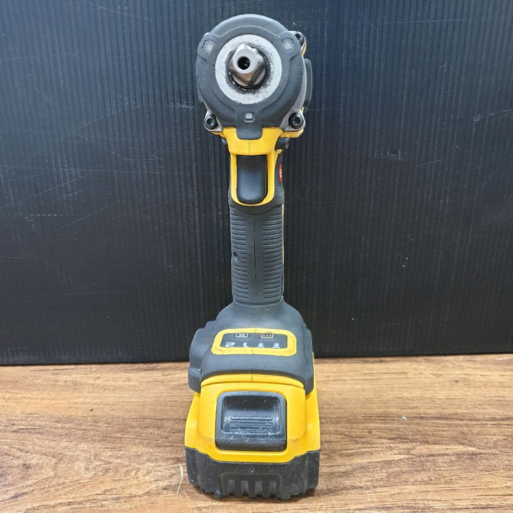 디월트 충전 임팩 렌치 DCF922 배터리포함--1