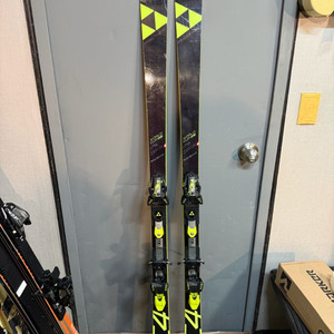 피셔 대회전 스키 175 이미지