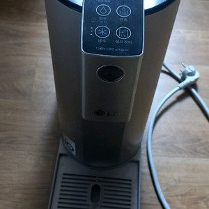 LG 퓨리케어 냉온정수기 WD503AP 모델입니다