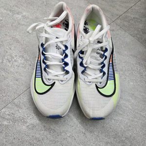 나이키 줌 플라이 5 프리미엄 화이트 레이서 블루 240cm