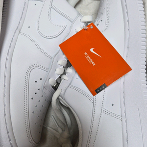 나이키 에어포스1 로우화이트